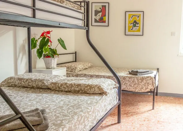Canonica By Interhome * Перледо